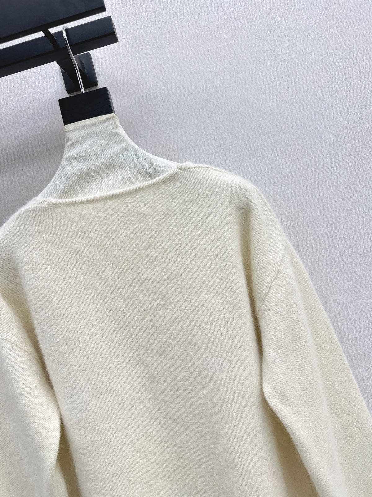 26Latest Autumn/Winter V-Neck Sweater with 3D Floral Embellishments