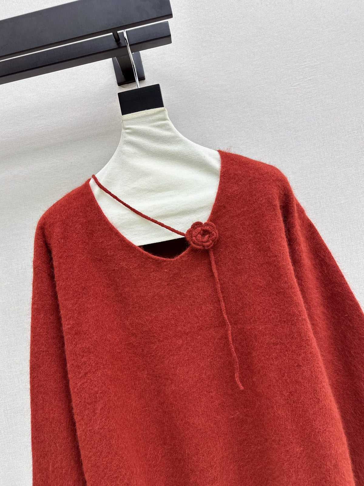 26Latest Autumn/Winter V-Neck Sweater with 3D Floral Embellishments