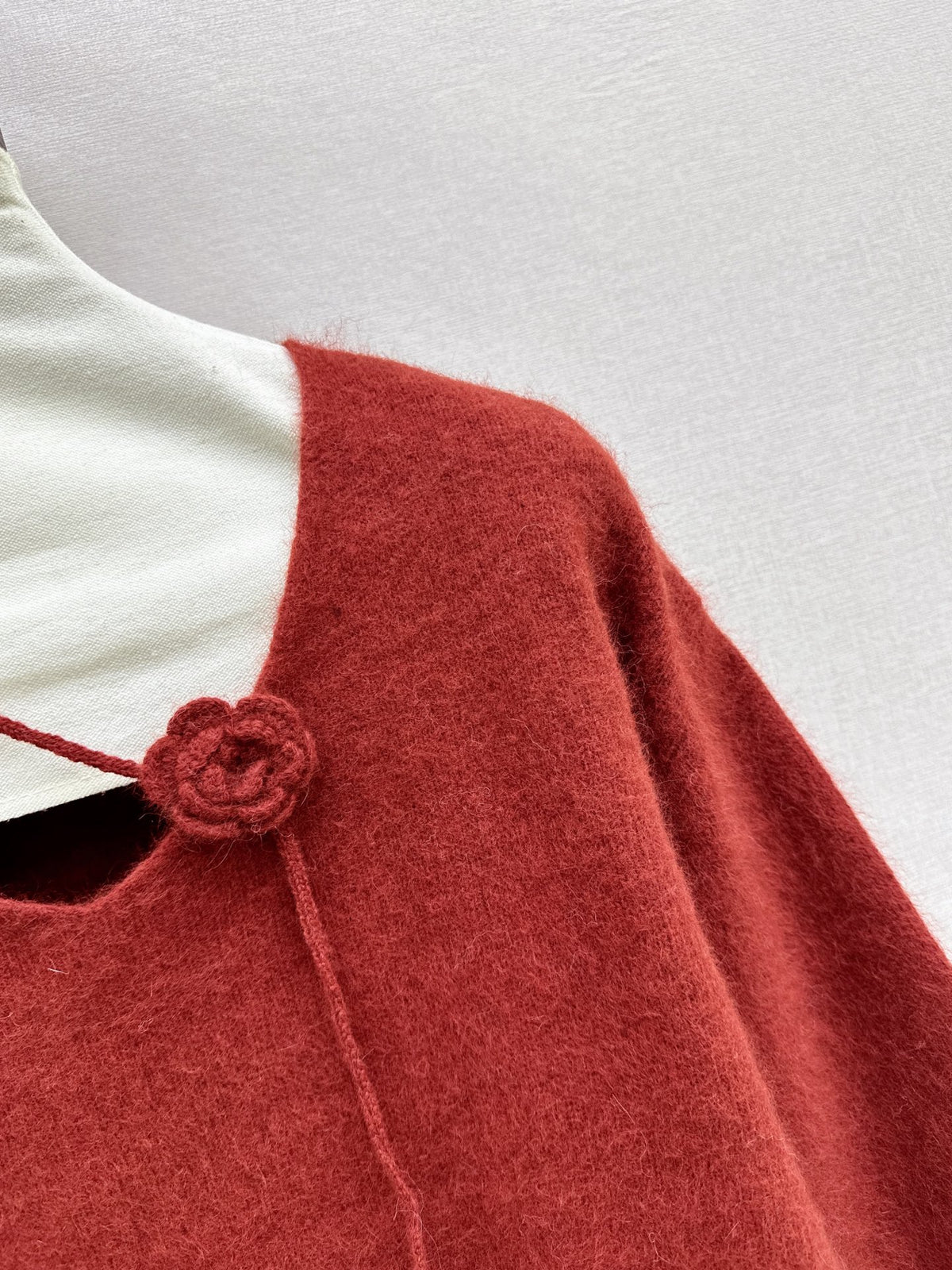 26Latest Autumn/Winter V-Neck Sweater with 3D Floral Embellishments
