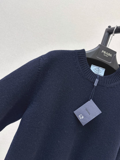 26Latest Autumn/Winter Crew-Neck Knit Sweater with Suede-Finish Elbow Patches