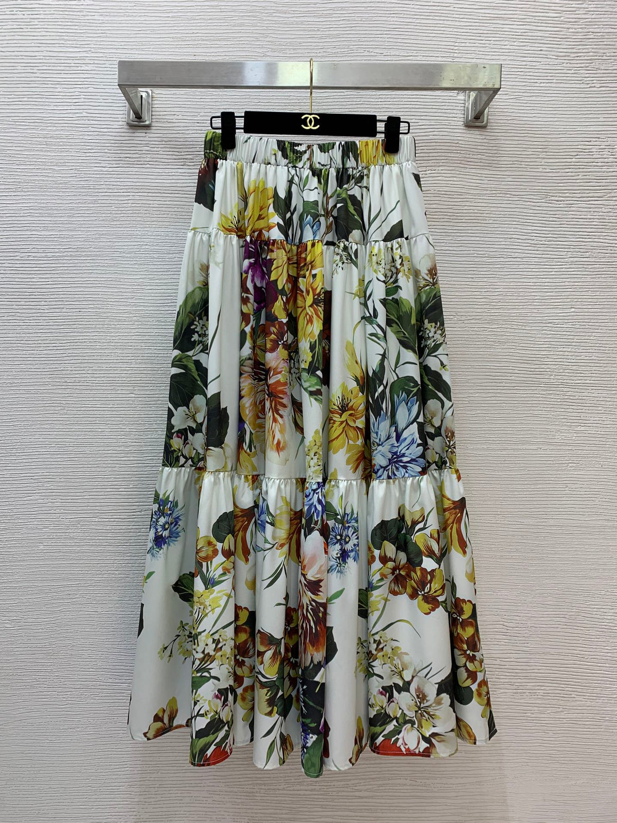 26New Collection: Stylish Two-Piece Set with Colorful Floral Prints