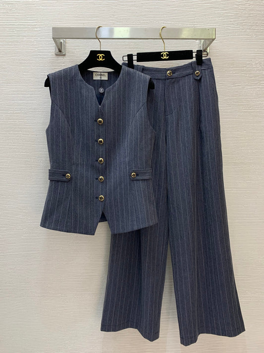 26New Commuter-Style Two-Piece Set