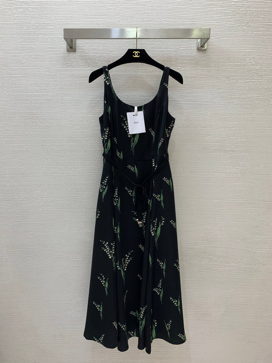 26New Slimming, Waist-Defining, Flared-Hem Camisole Dress