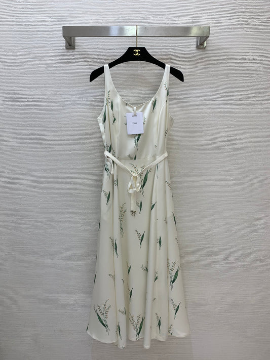26New Slimming, Waist-Defining, Flared-Hem Camisole Dress