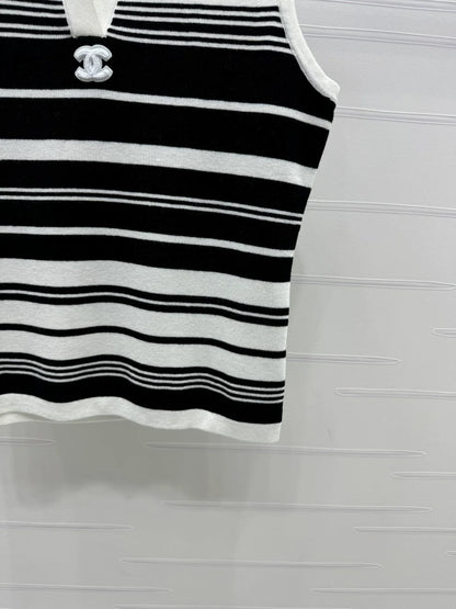 25 Spring and Summer Latest Collection! Lapel Striped Knitted Vest