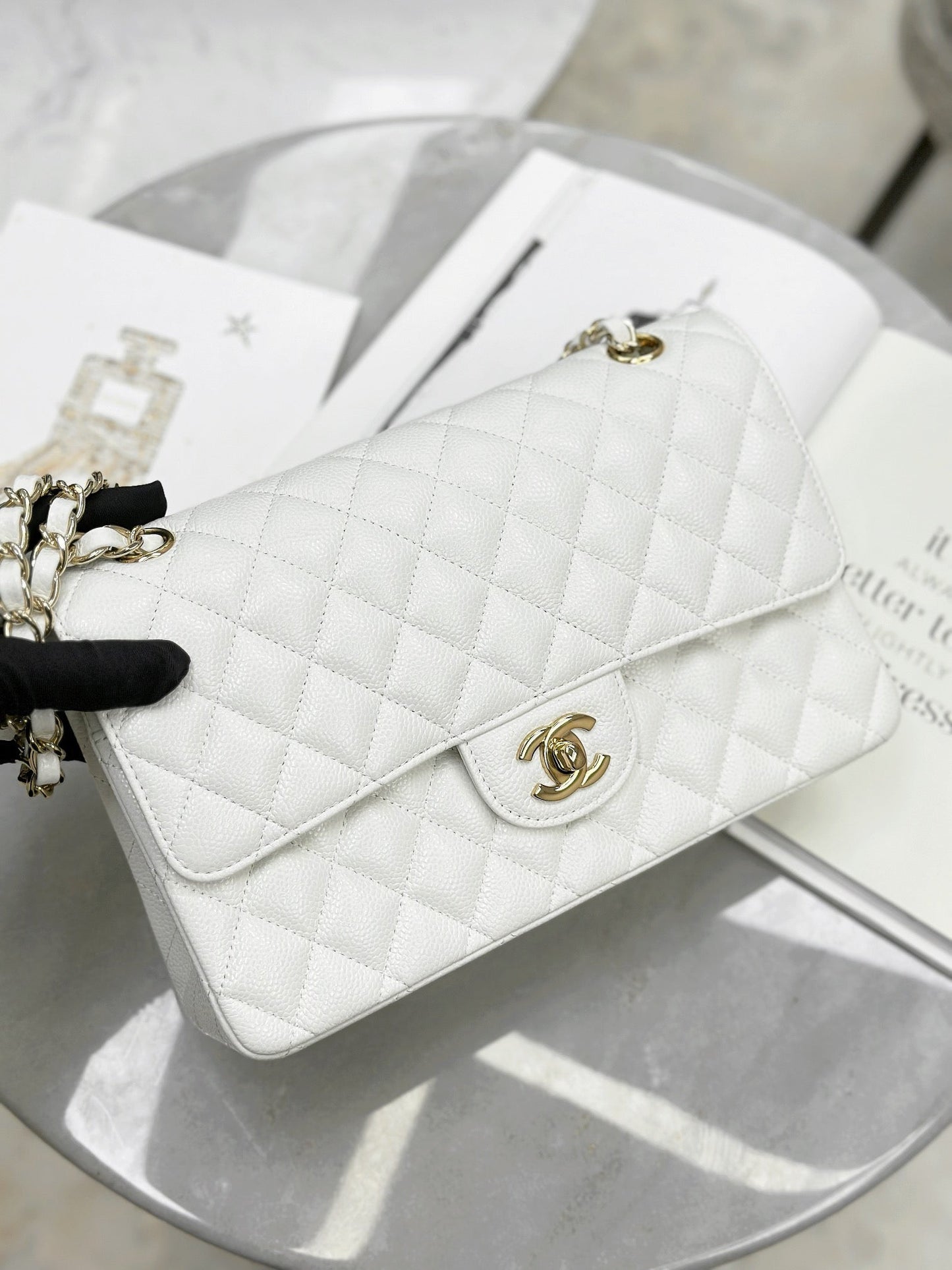 𝟐𝟓𝐂𝐦 White Ball Gold--lambskin