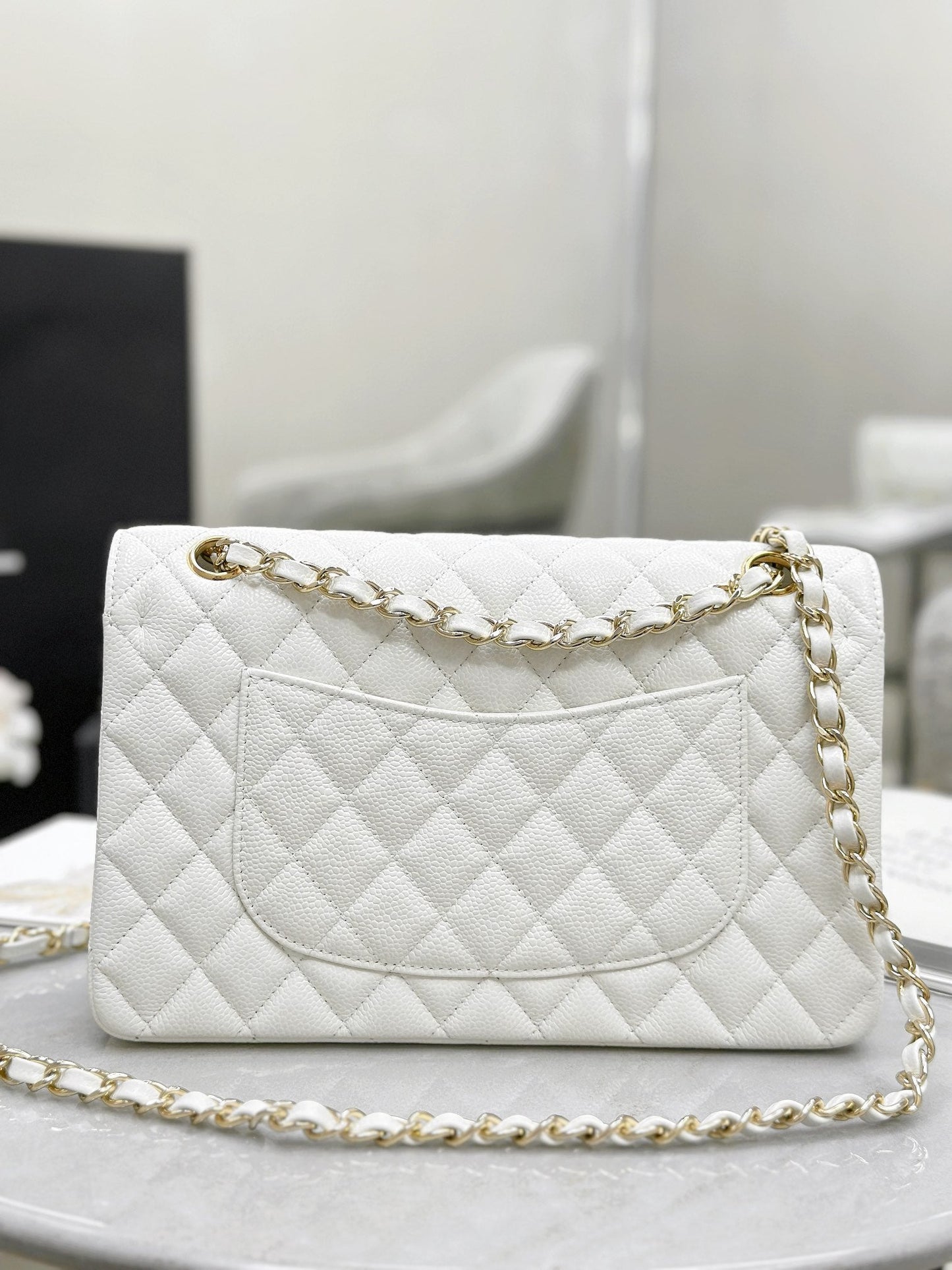 𝟐𝟓𝐂𝐦 White Ball Gold--lambskin
