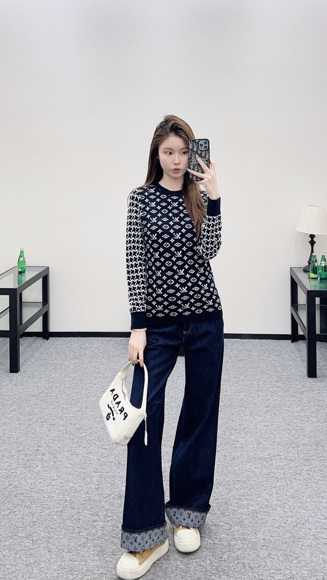 Jacquard round neck long sleeved sweater