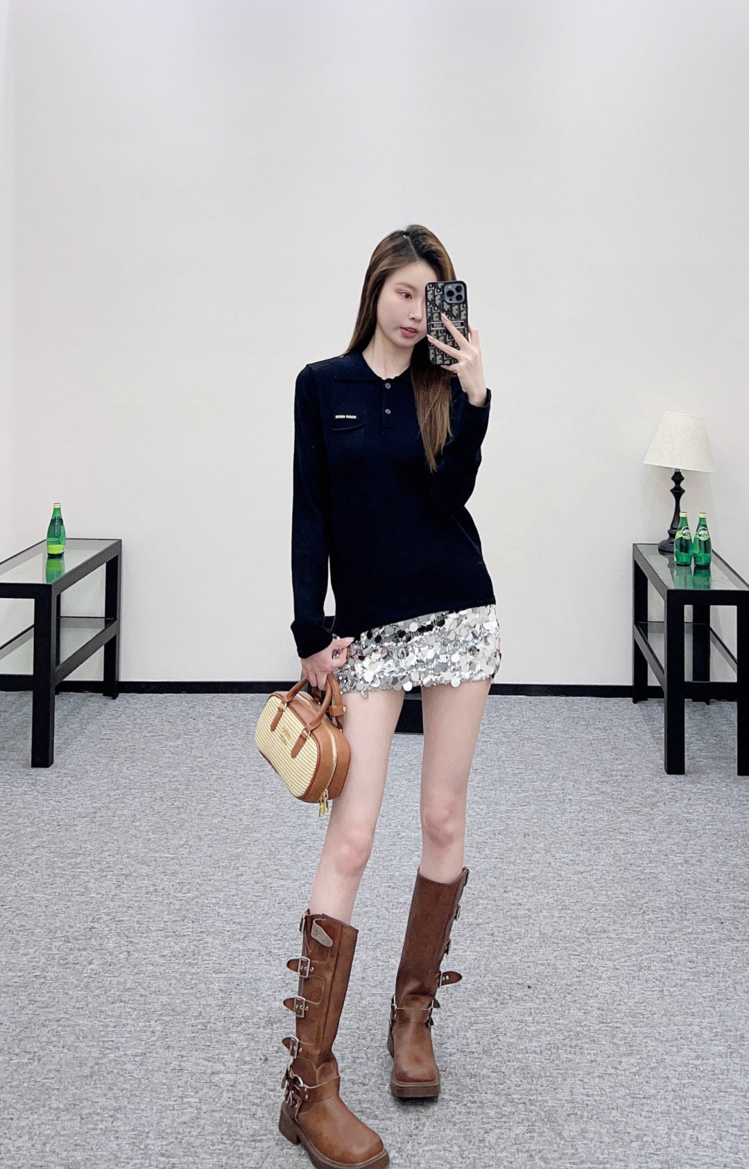 Long-sleeved collared top