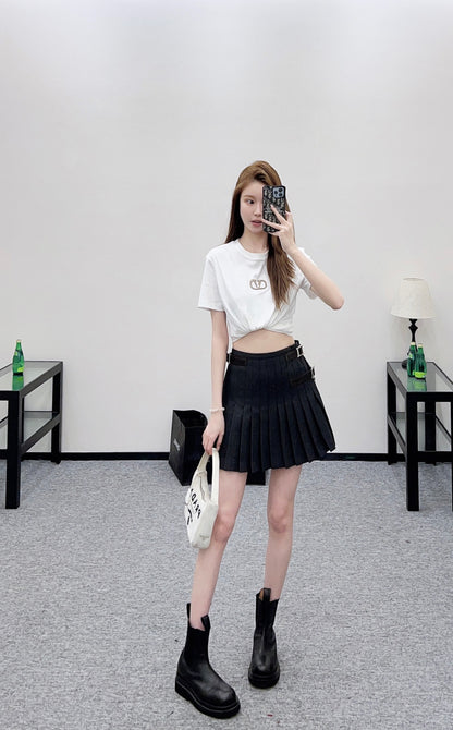 High-waisted pleated mini skirt