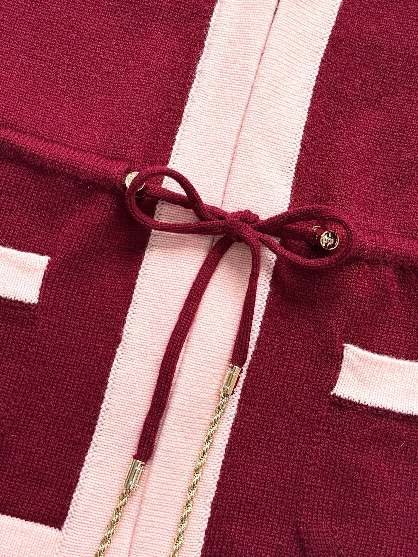 Pure wool cardigan with custom color and dyeing, contrasting color splicing, drawstring