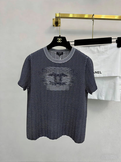 Striped knit short-sleeved shirt