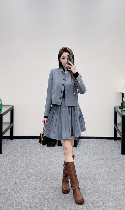 Color-blocked Stand-up Collar Jacket/Pleated Skirt