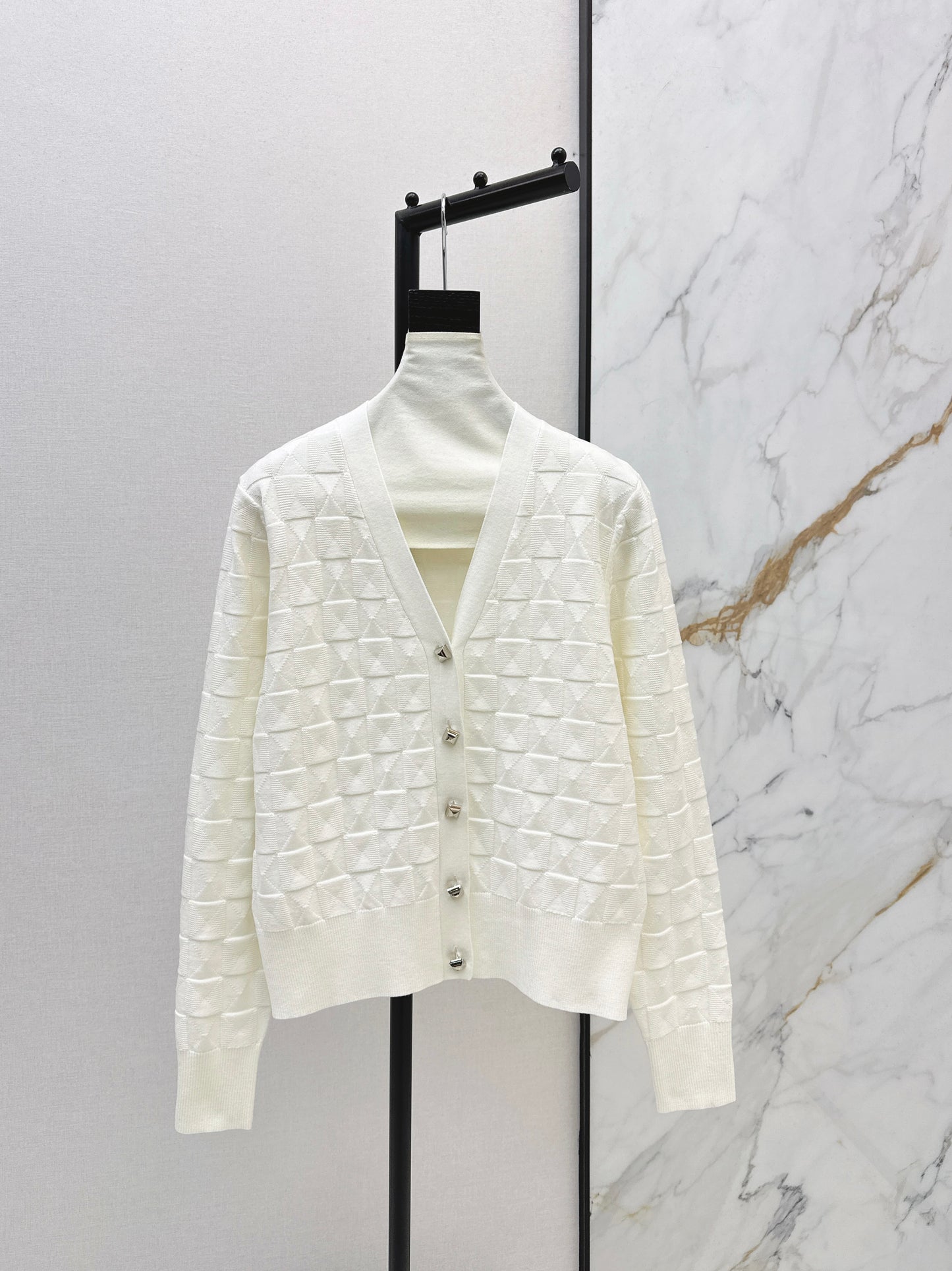 Metal-buttoned wool knit cardigan