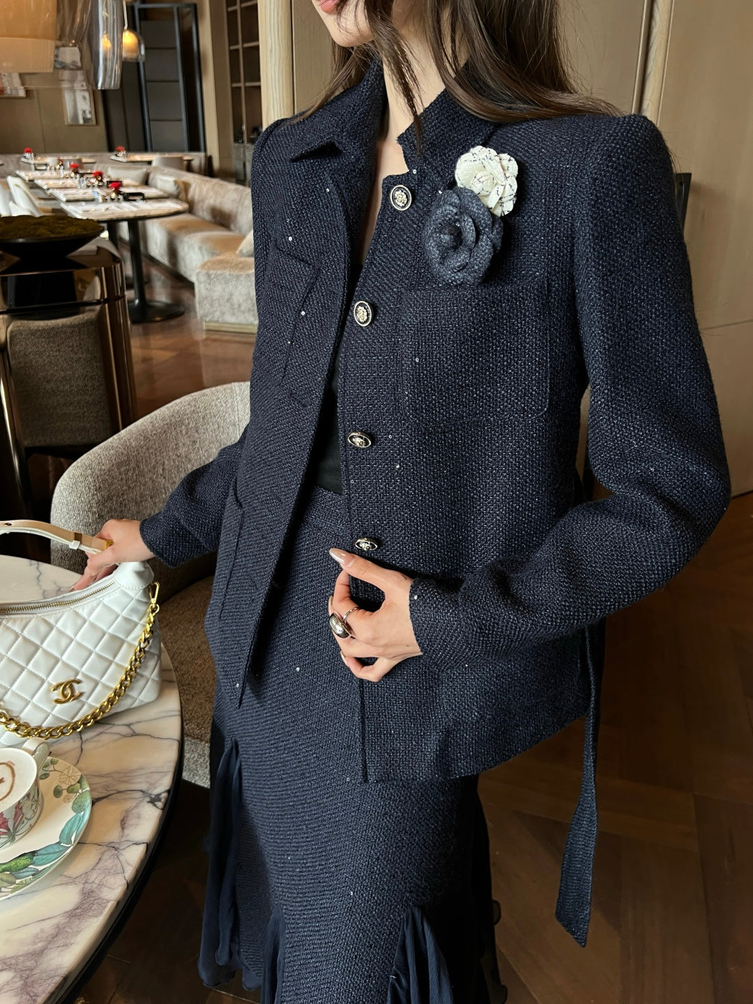 Collared woven coat/Pencil skirt
