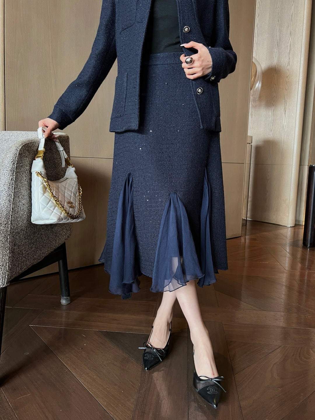 Collared woven coat/Pencil skirt