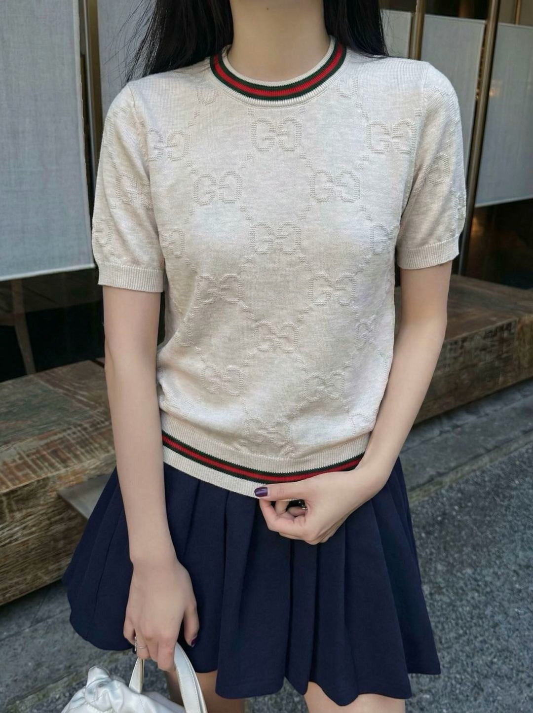 Color-blocked trim T-shirt