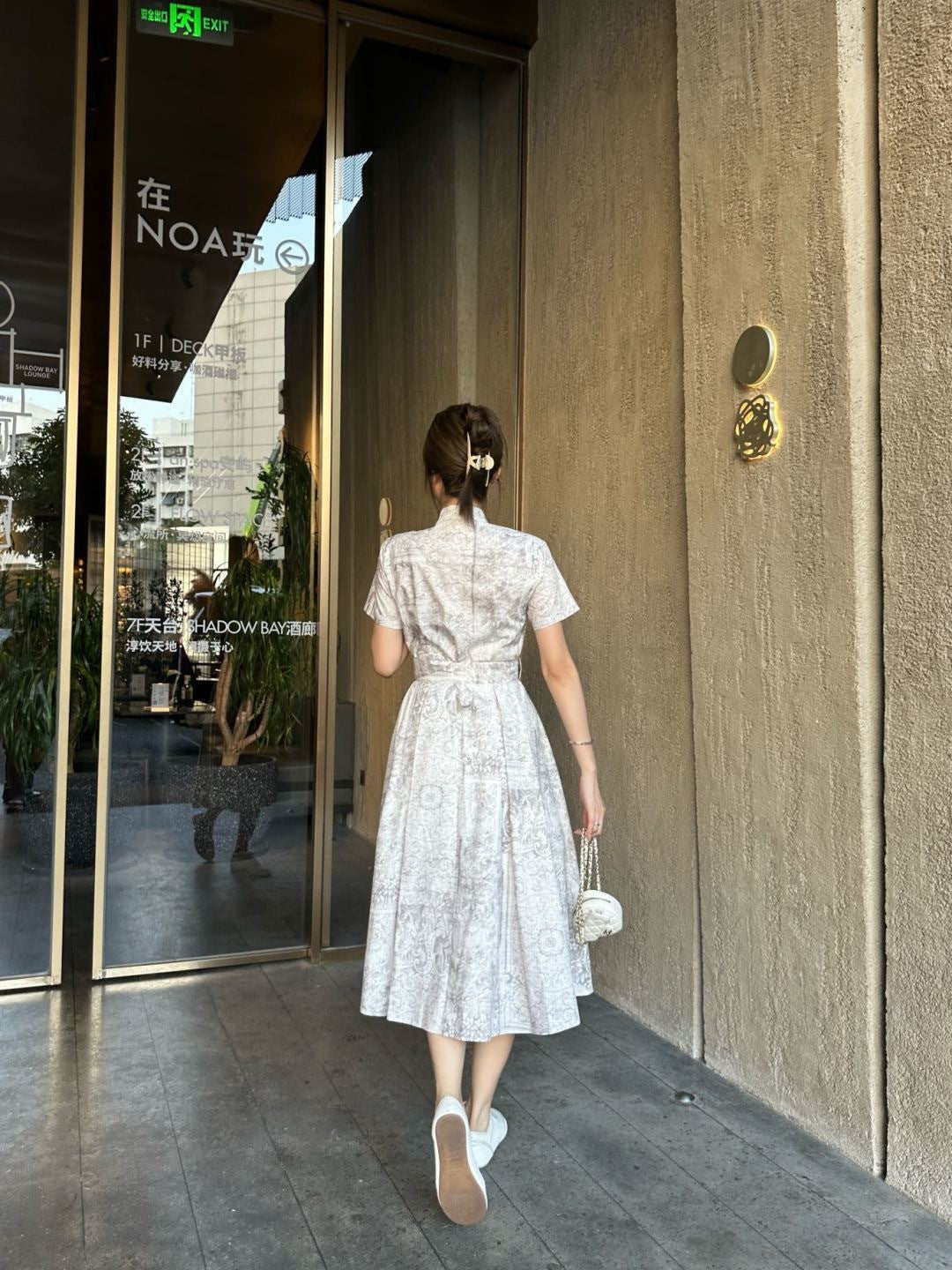 Long stand-up collar dress