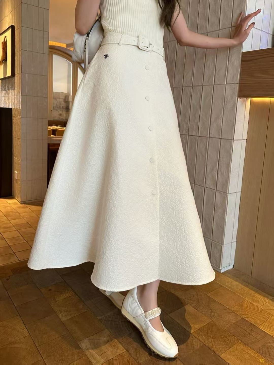 Umbrella-shaped high-waisted midi skirt