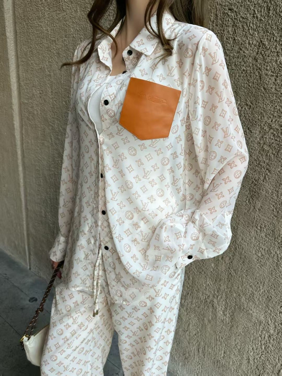 Loose-fitting shirt