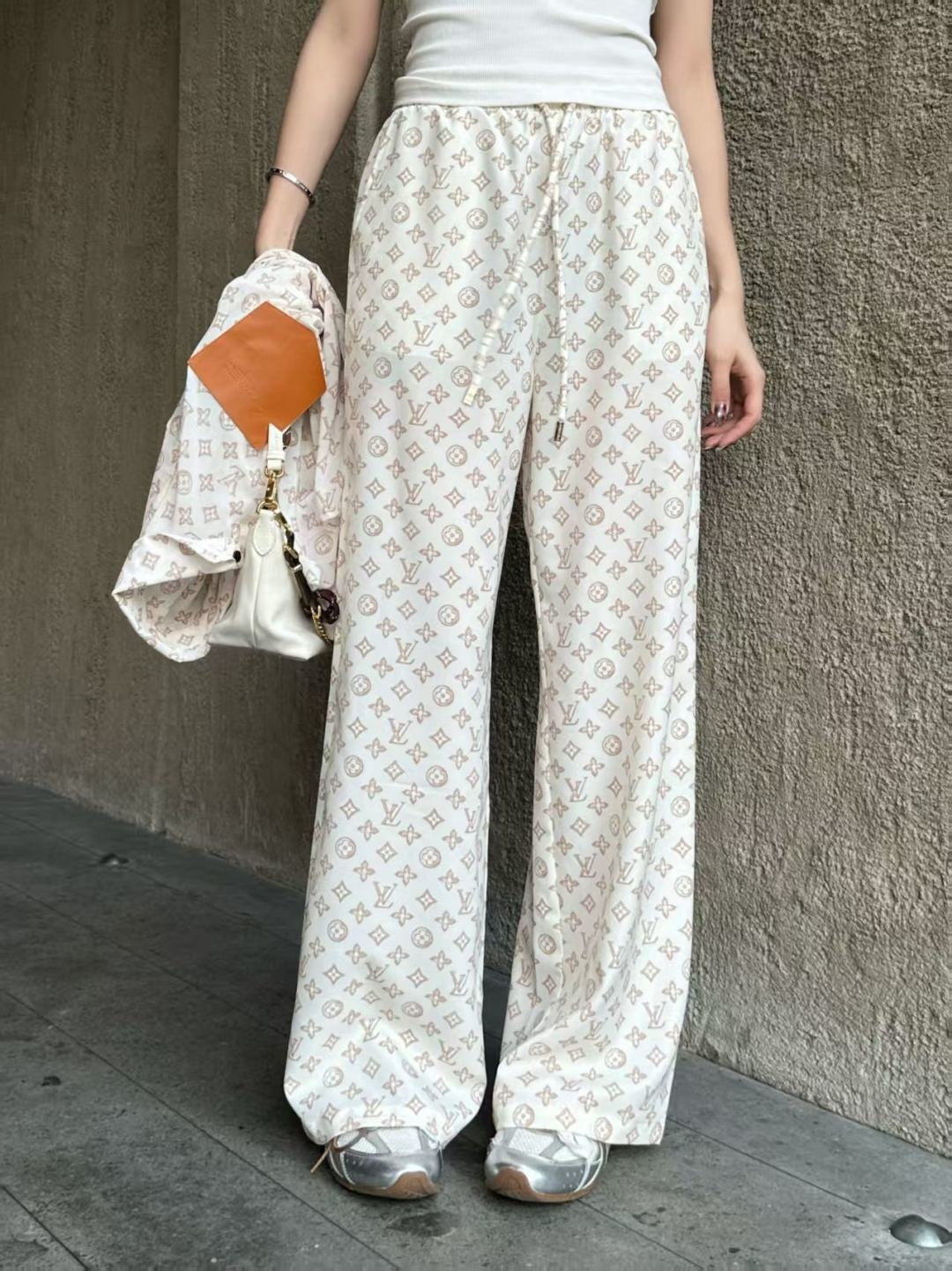 Elastic waist straight-leg pants