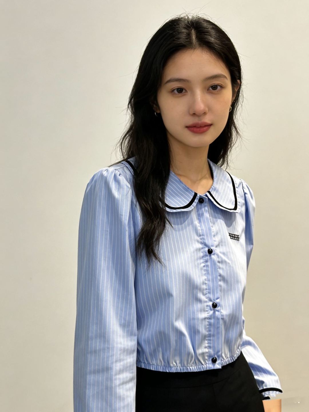 Short-sleeved collared shirt