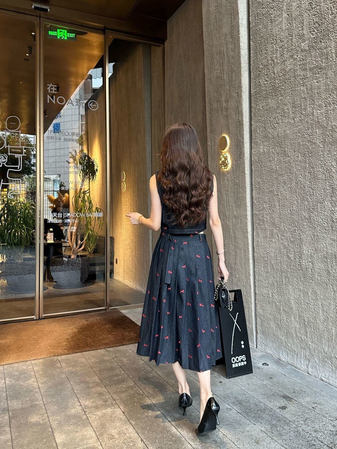 Age-defying outfit set
