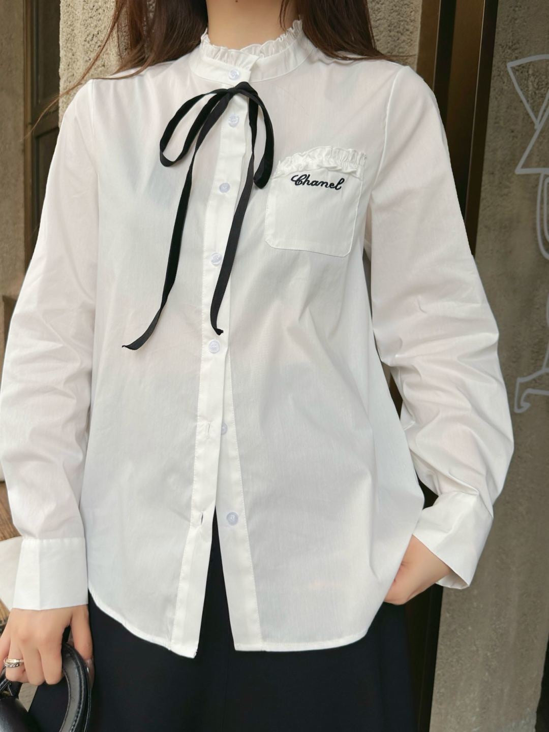 Ribbon and bow embellishment shirt