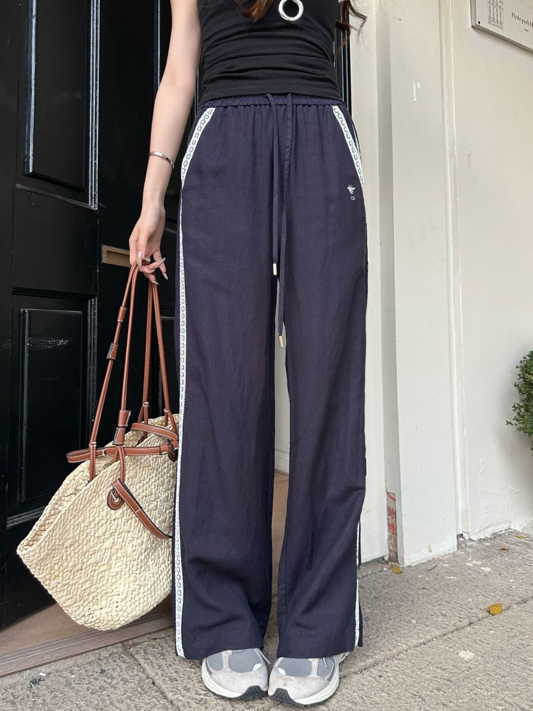 Lace-trimmed straight-leg trousers