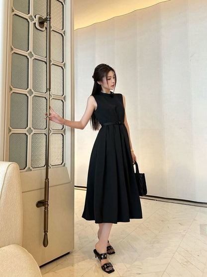 Bow-adorned dress
