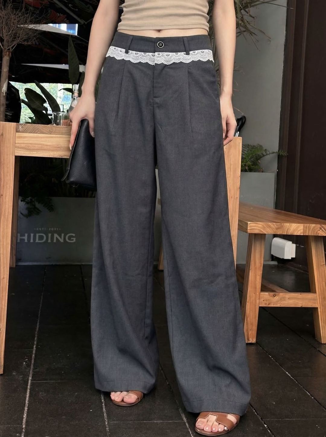 26ss Straight-leg trousers with lace trim