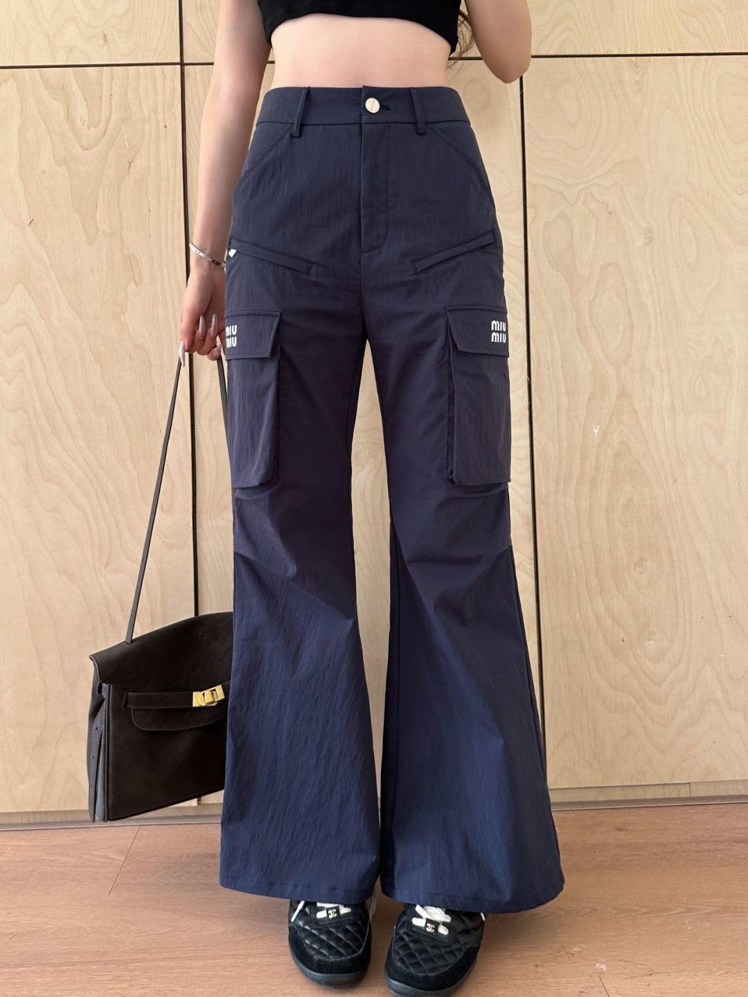 26ss Cargo-style wide-leg trousers