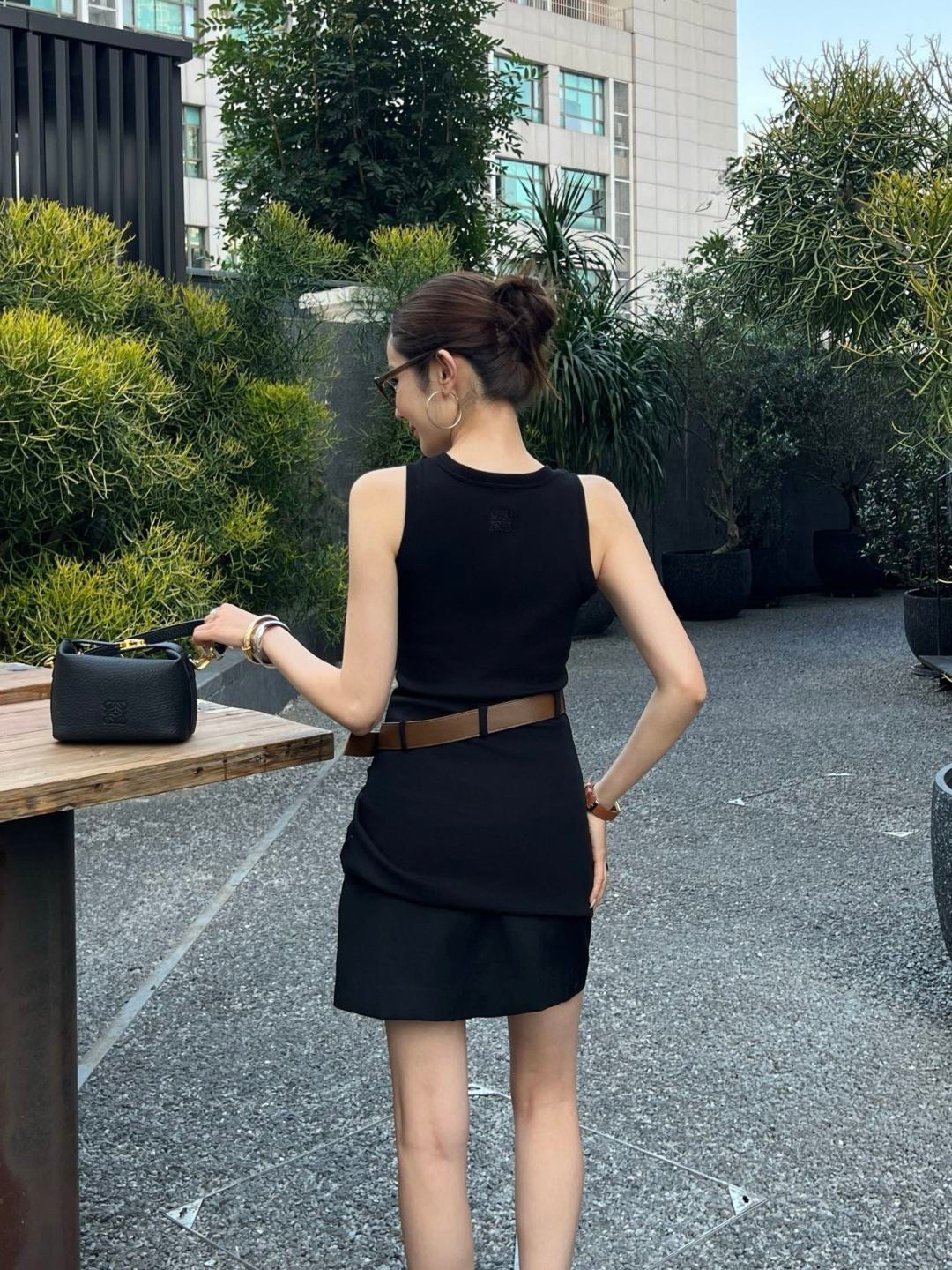 26ss Belt-embellished vest
