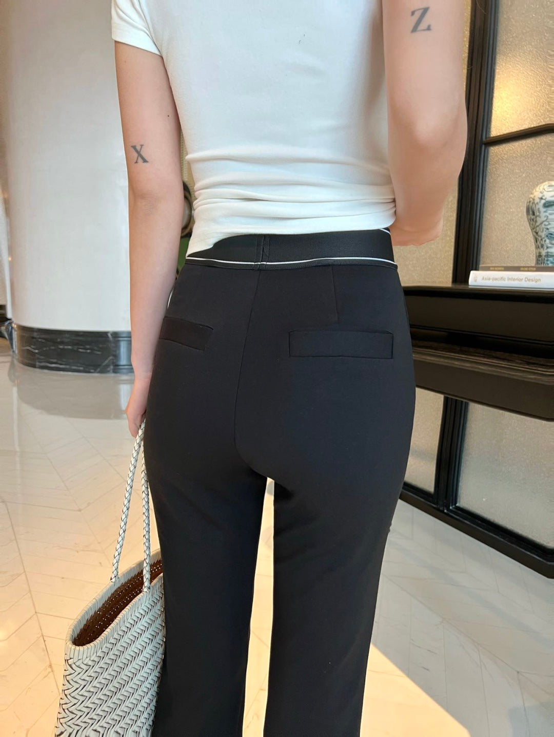 26ss Slim-fit, slightly flared trousers