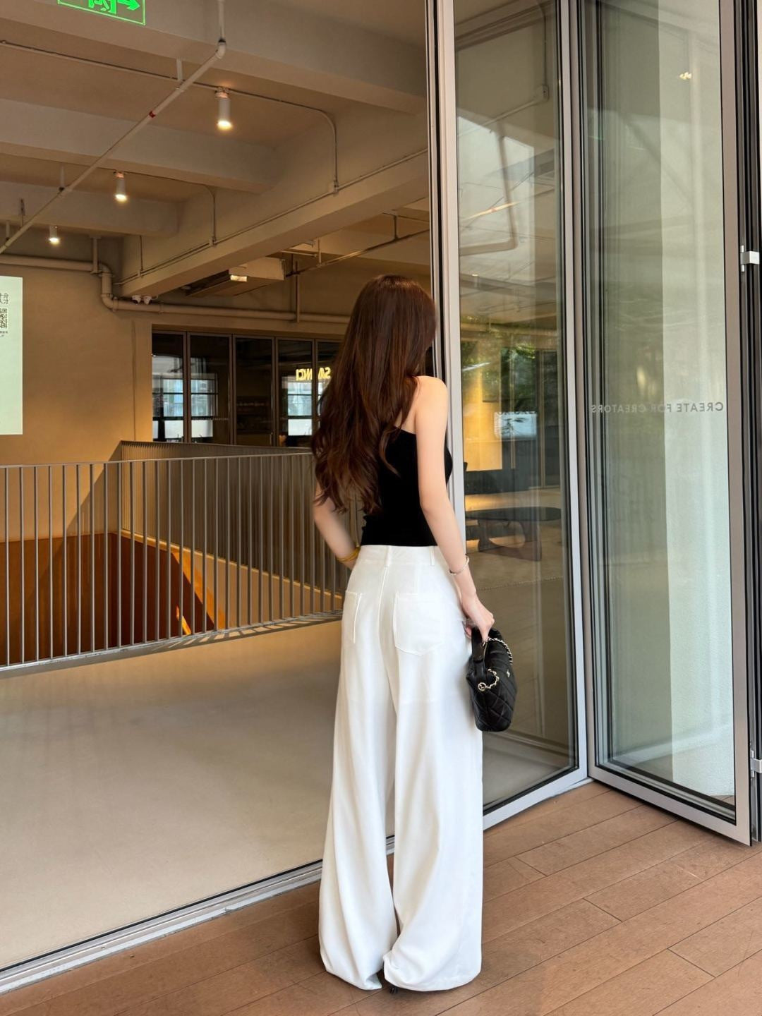 26ss High-leg trousers with metal buckle