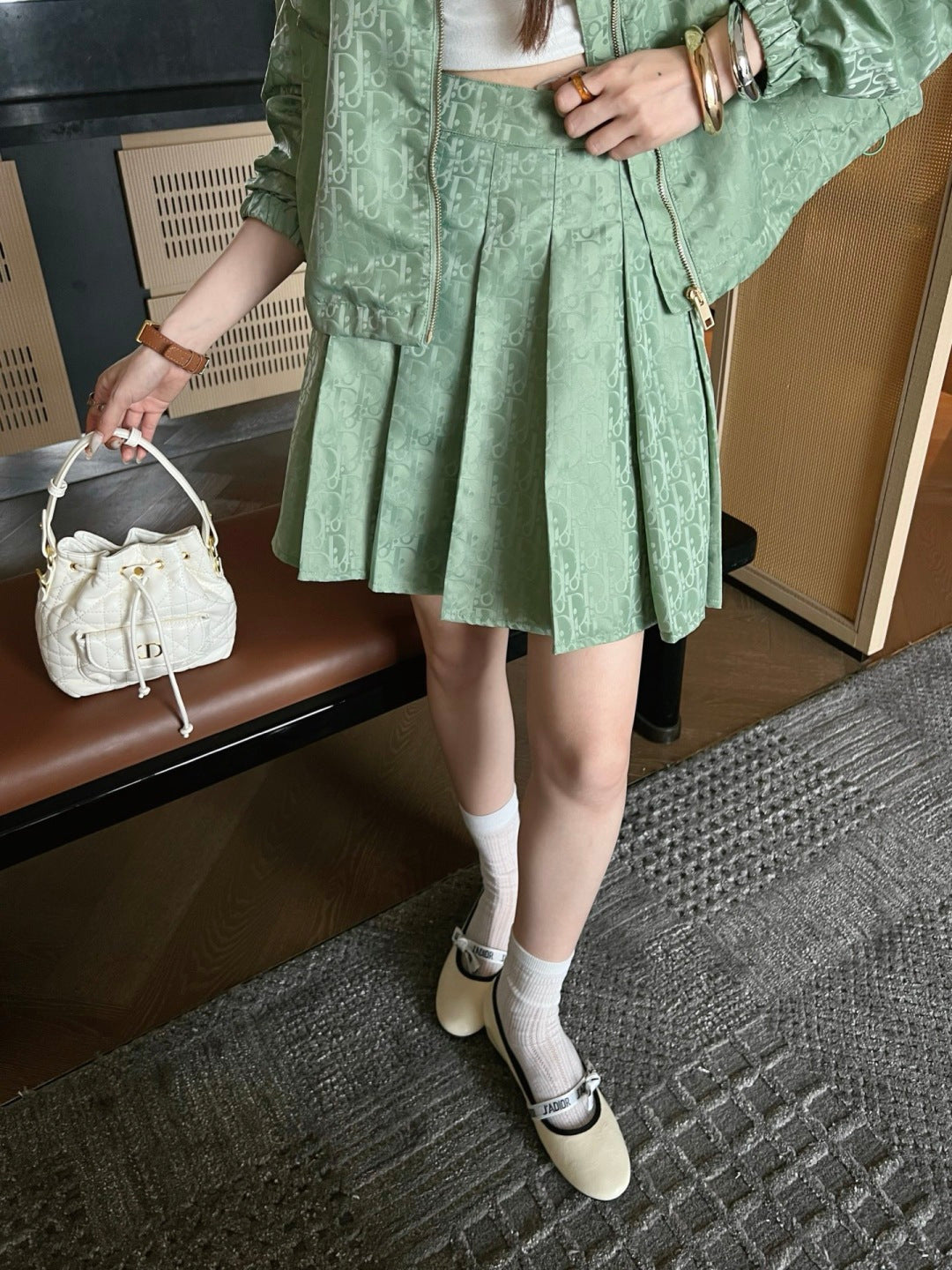 26ss Youthful pleated jacket /skirt