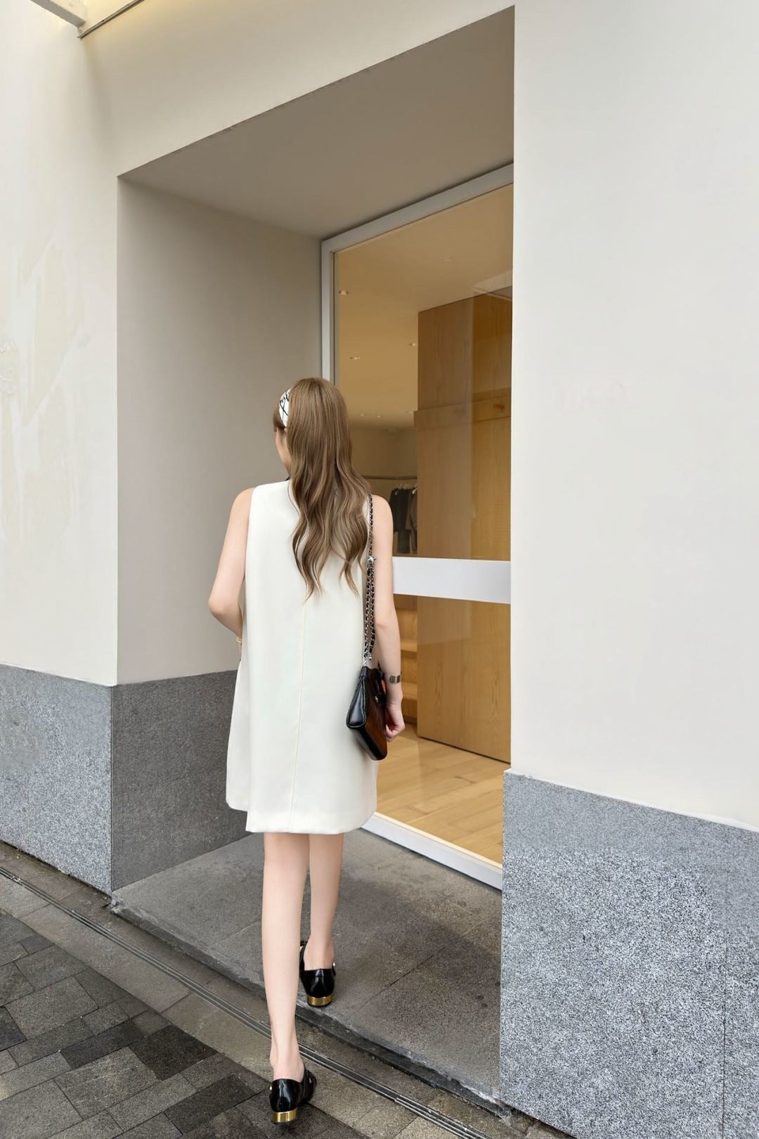 26ss Collared Sleeveless Dress