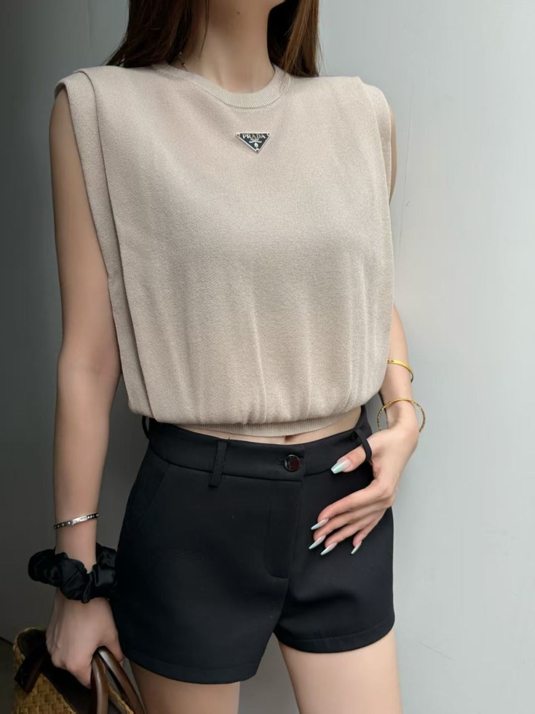 26ss Triangle logo embellished vest