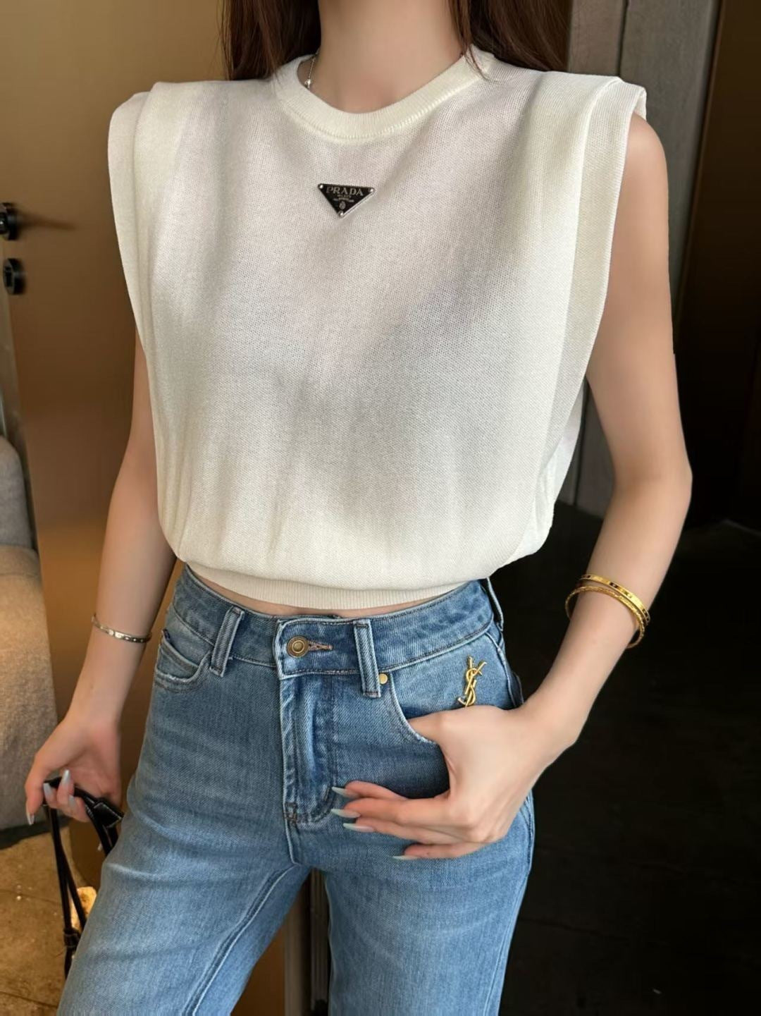 26ss Triangle logo embellished vest