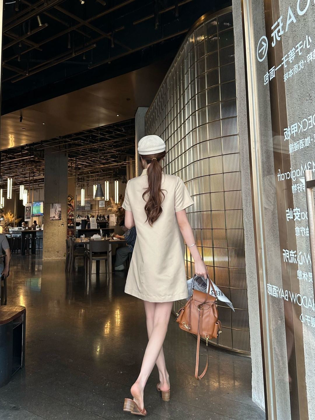 26ss Letter-embellished lapel dress
