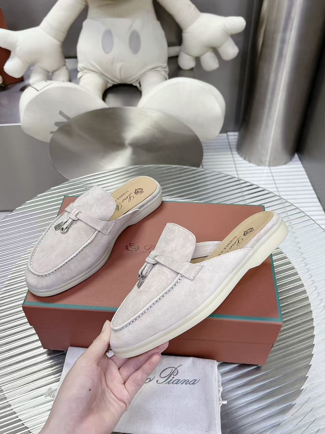 26ss Color-blocked Loafers with Pendant