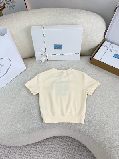Creamy yellow simple short-sleeved shirt