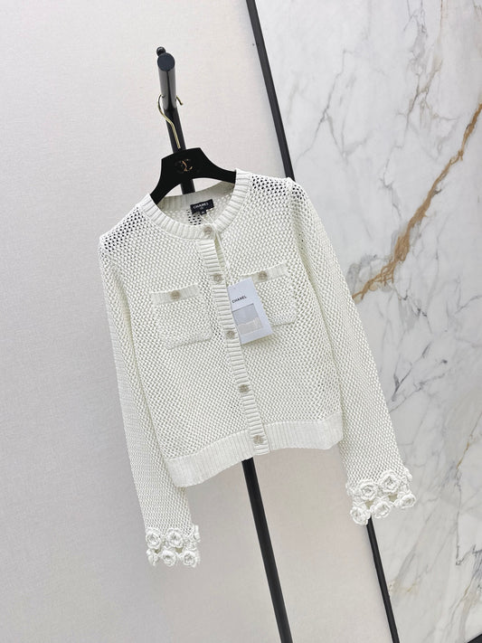 Chanel / 26 Early Autumn Latest Hollow Knit Cardigan