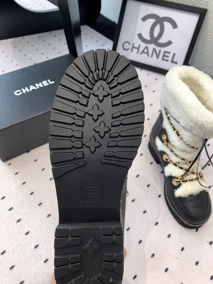 25 Classic snow boots