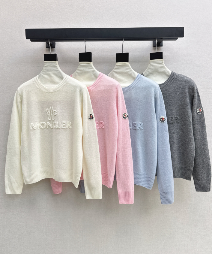 26Latest Early Autumn Logo-Embroidered Knit Pullover