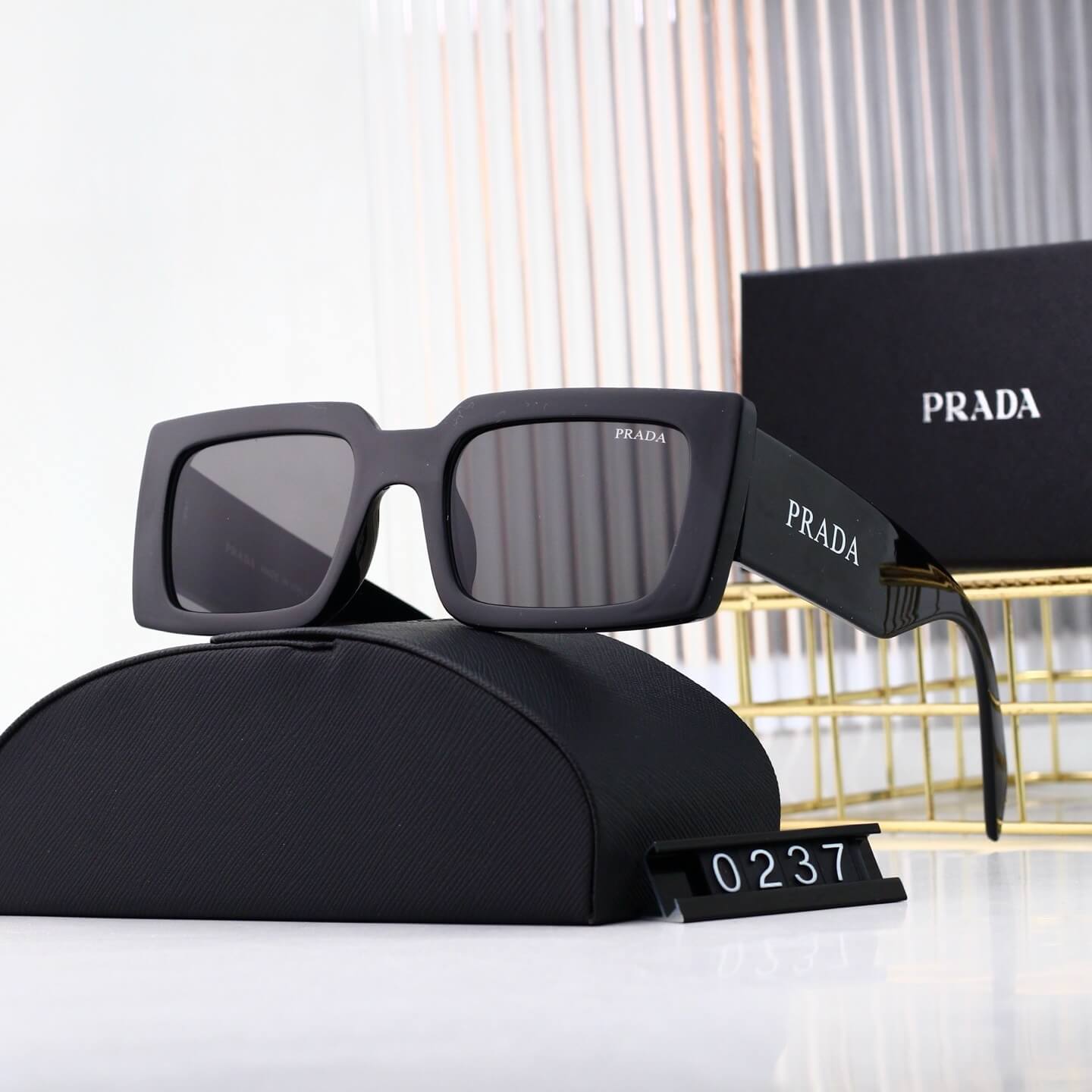 Side Letter Full Frame Sunglasses