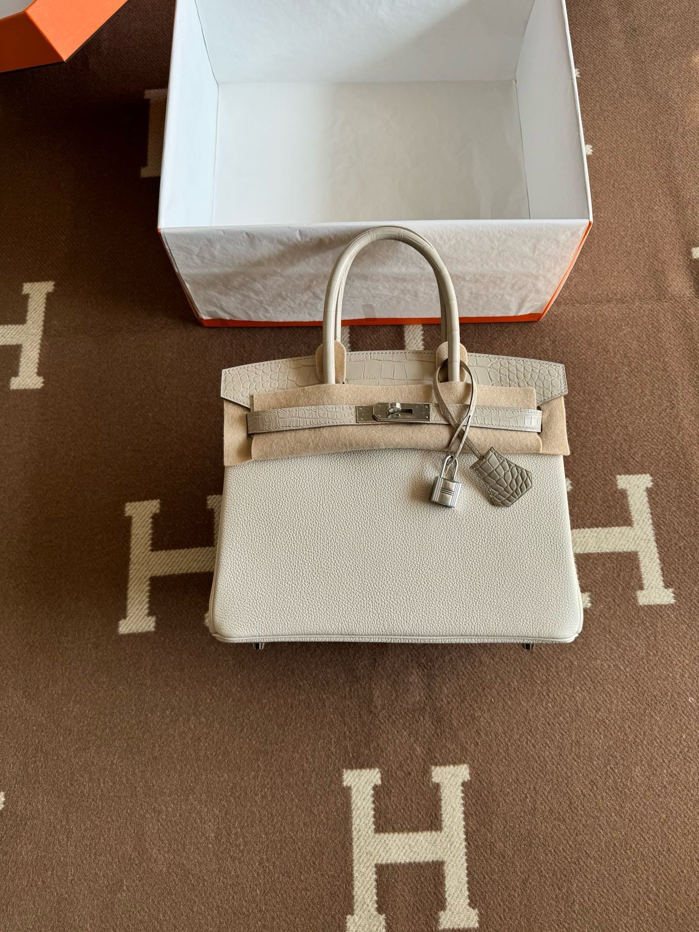 H touch handmade