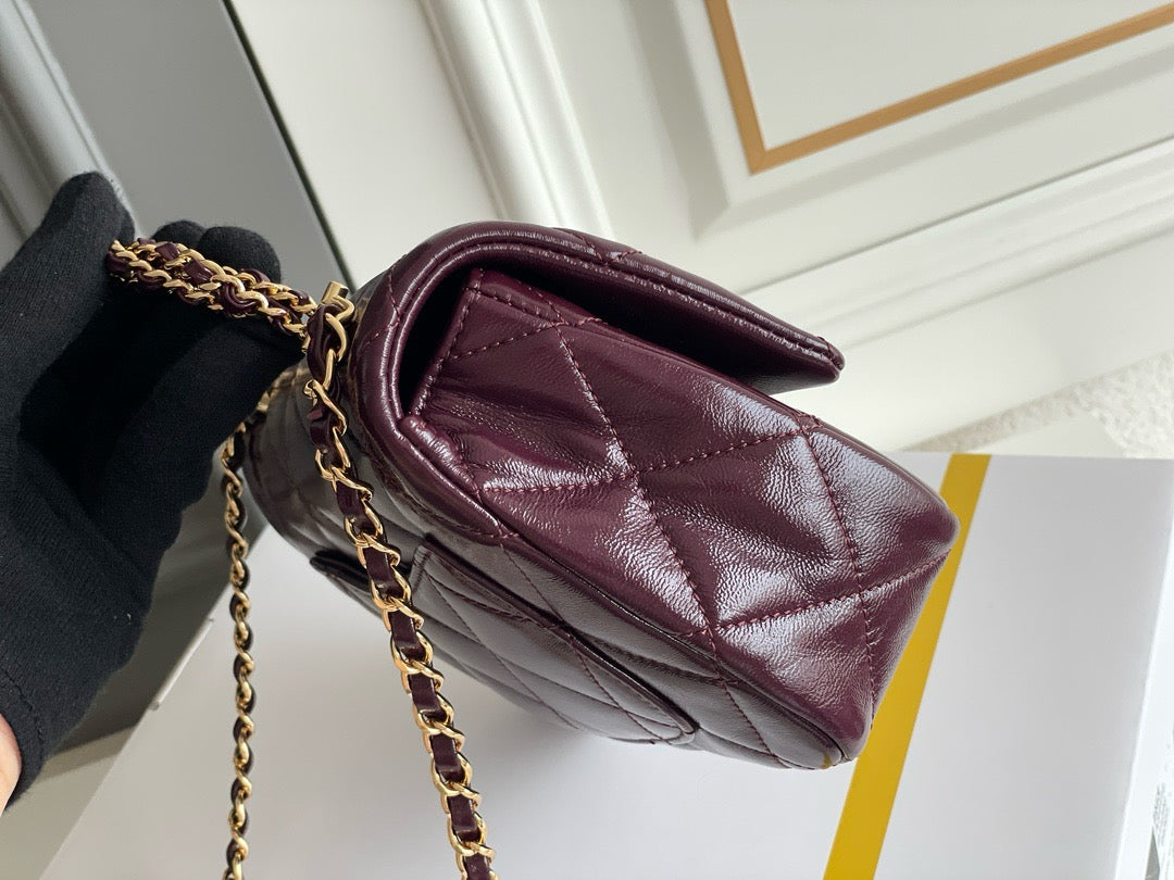 CH 24b flap bag