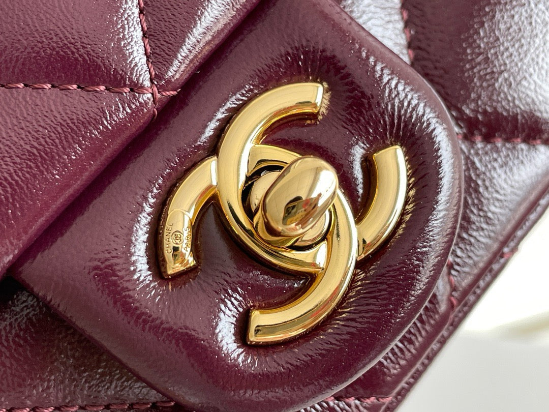 CH 24b flap bag