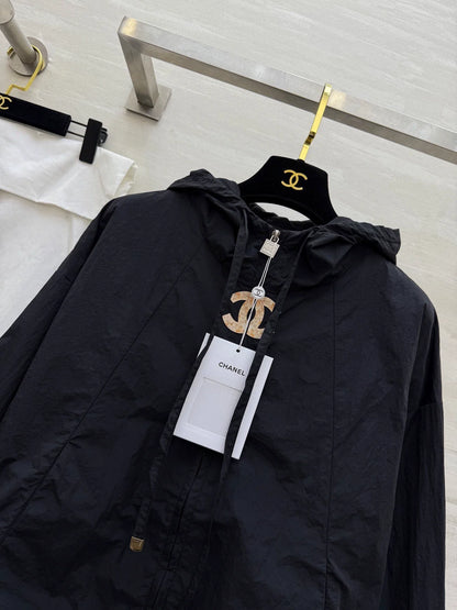Thin hooded short jacket